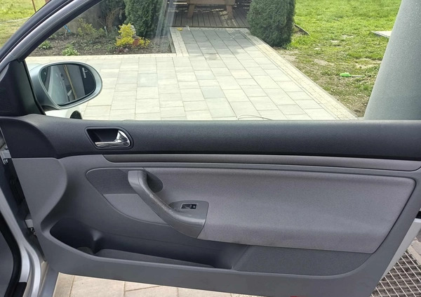 Volkswagen Golf cena 8500 przebieg: 200199, rok produkcji 2004 z Augustów małe 407